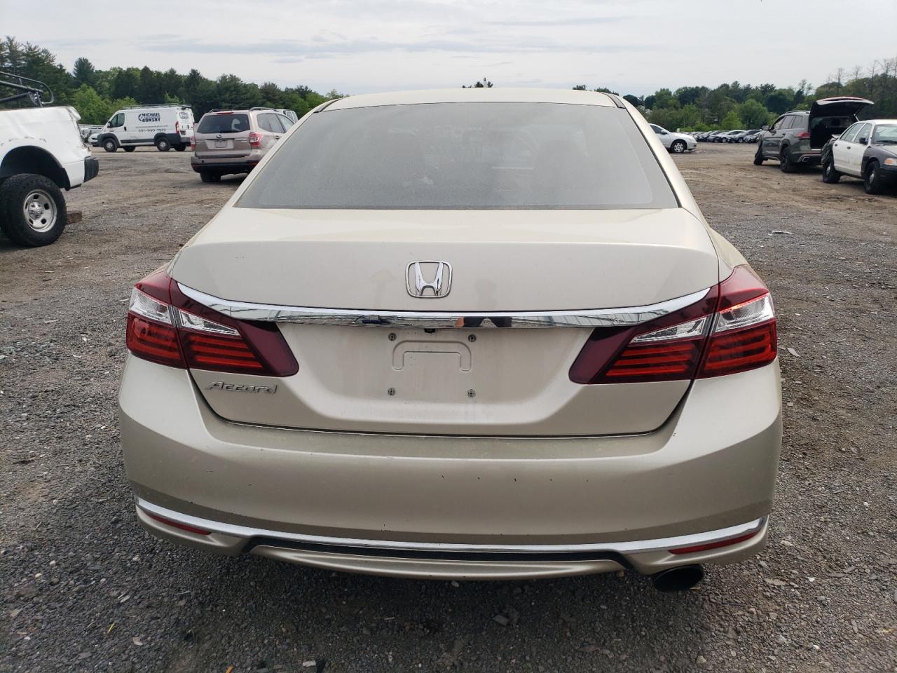 1HGCR2F35HA131688 HONDA ACCORD 2017