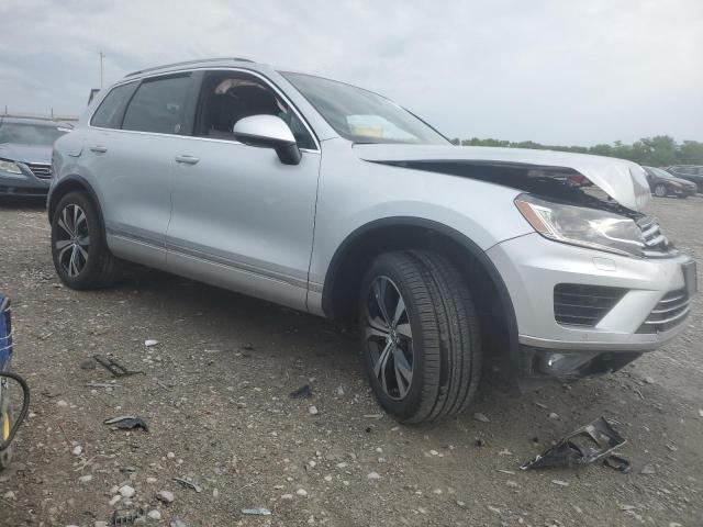  VOLKSWAGEN TOUAREG 2017 Серебристый