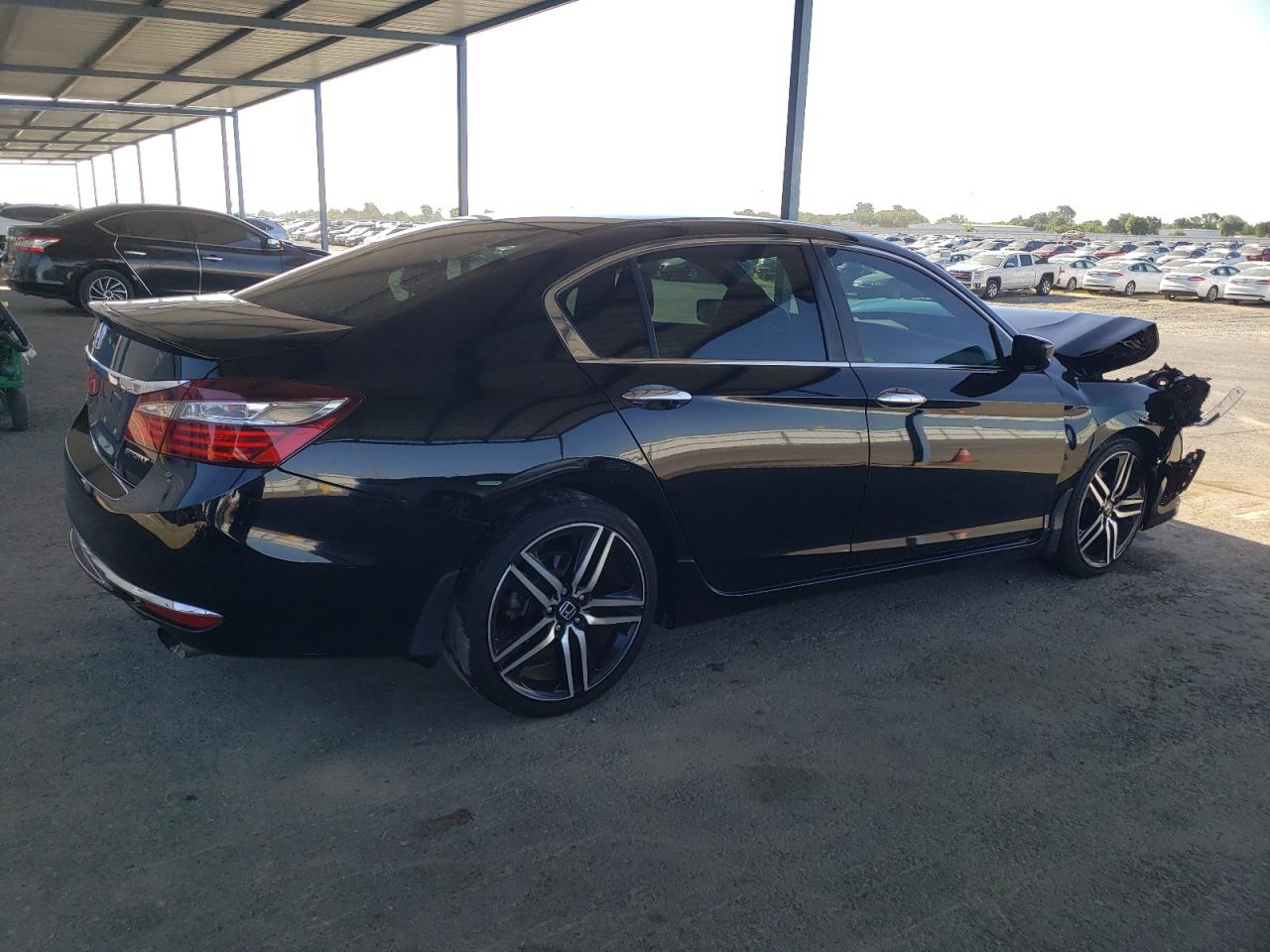 1HGCR2F53HA083822 HONDA ACCORD 2017