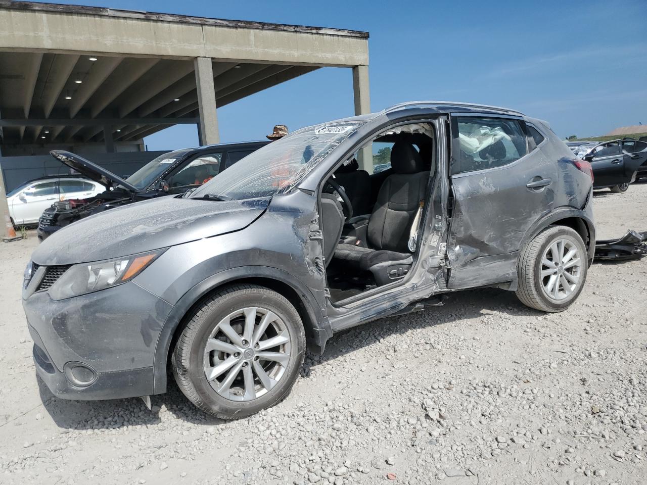 JN1BJ1CP2HW019939 NISSAN ROGUE 2017