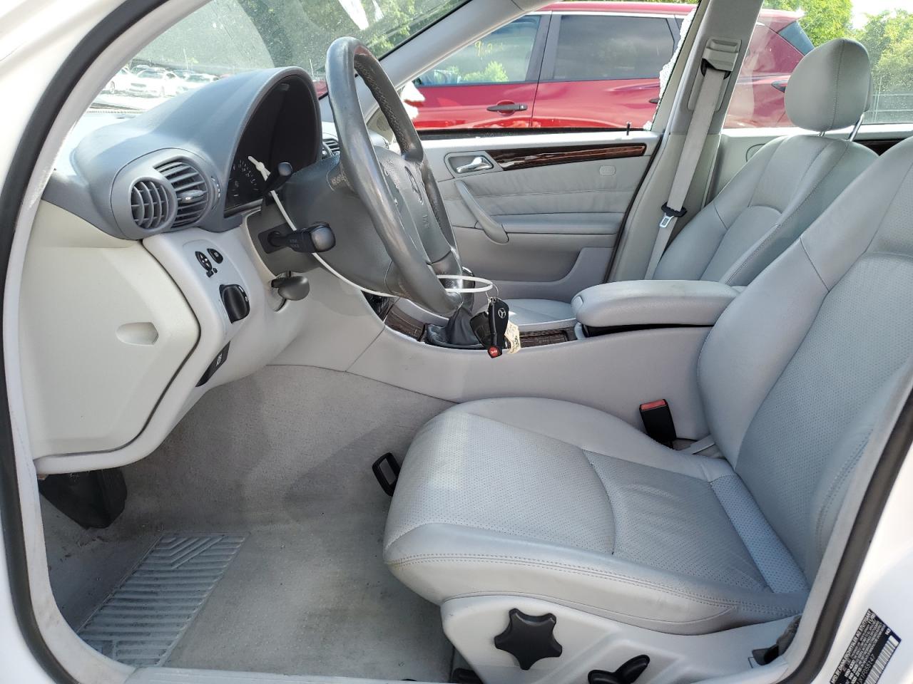 2001 Mercedes-Benz C 240 VIN: WDBRF61JX1F055147 Lot: 56381645