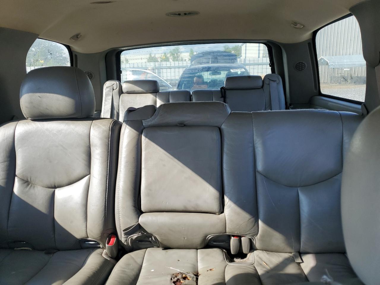 2003 Chevrolet Tahoe C1500 VIN: 1GNEC13ZX3R250768 Lot: 56576895