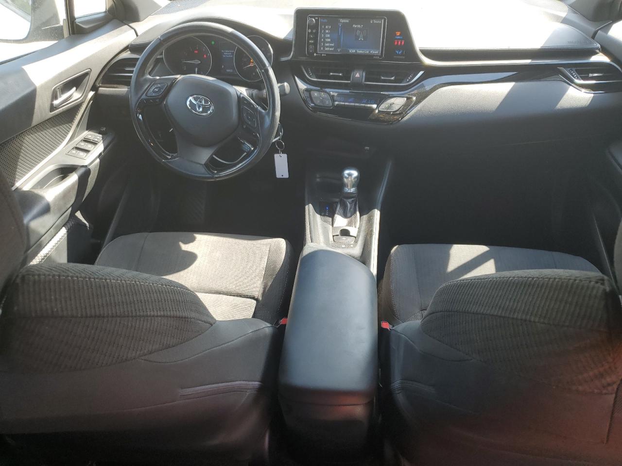 NMTKHMBX4JR031512 TOYOTA C-HR 2018