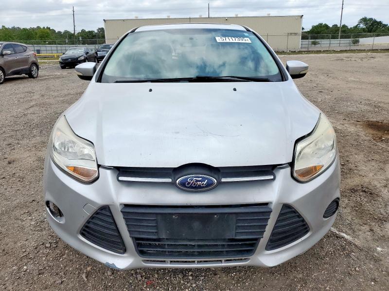 Hatchbacks FORD FOCUS 2014 Silver