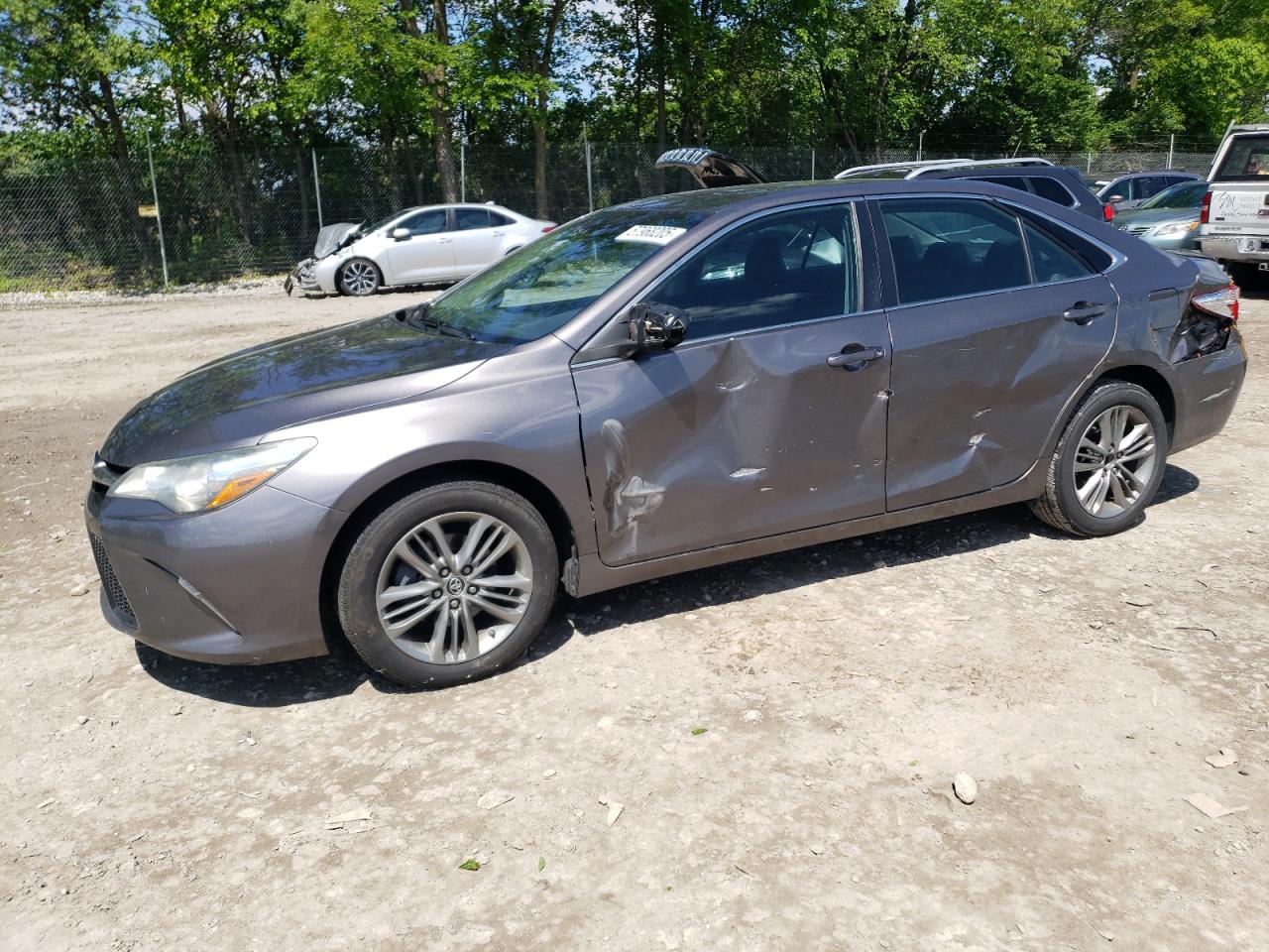 2015 Toyota Camry Le продається в Cicero, IN - Side