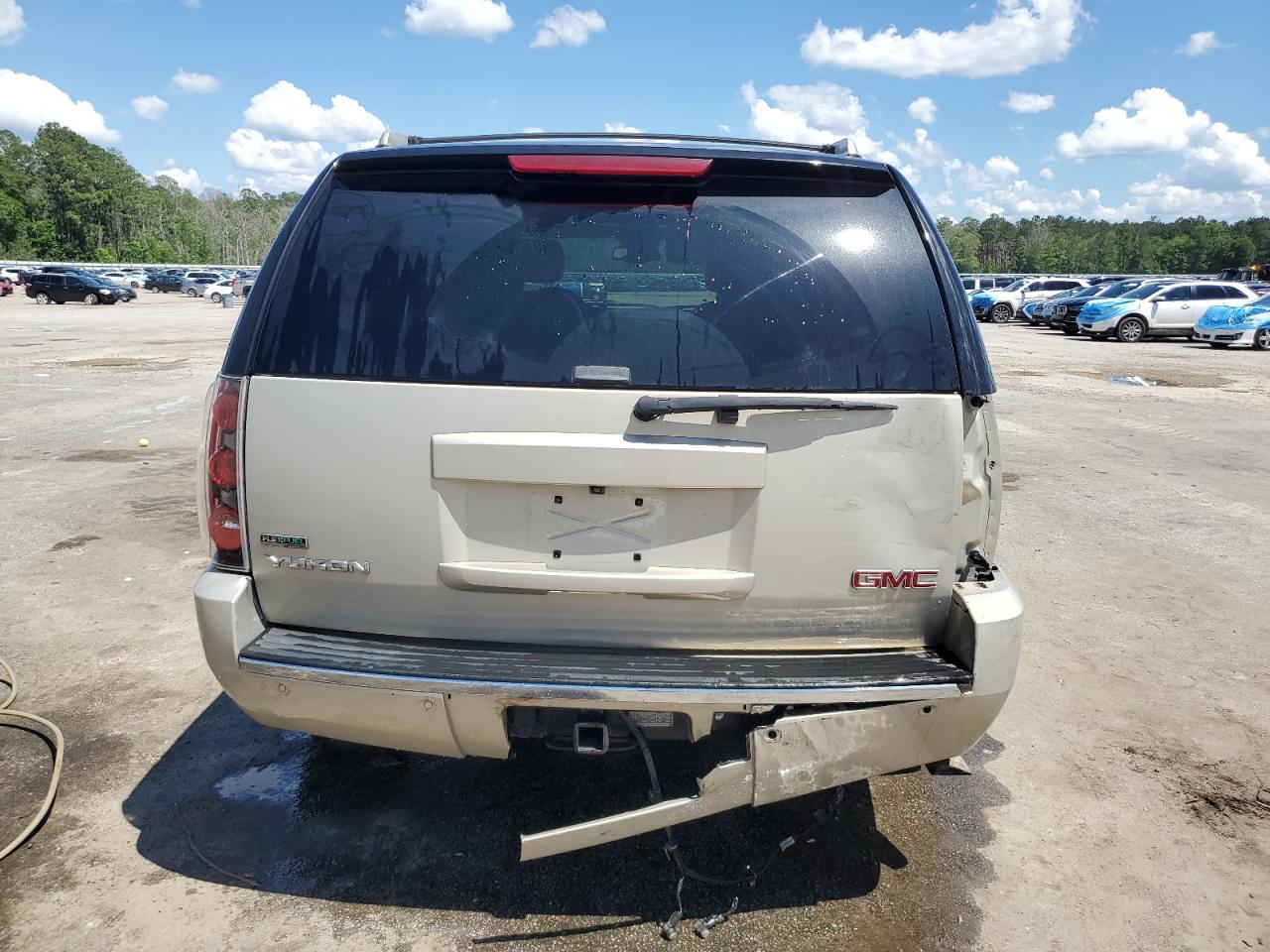 2011 GMC Yukon Denali VIN: 1GKS2EEF2BR139529 Lot: 56896005