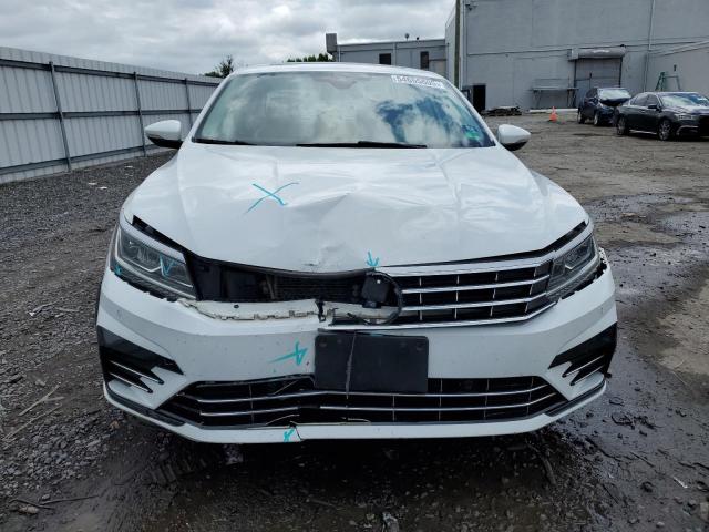  VOLKSWAGEN PASSAT 2019 Biały