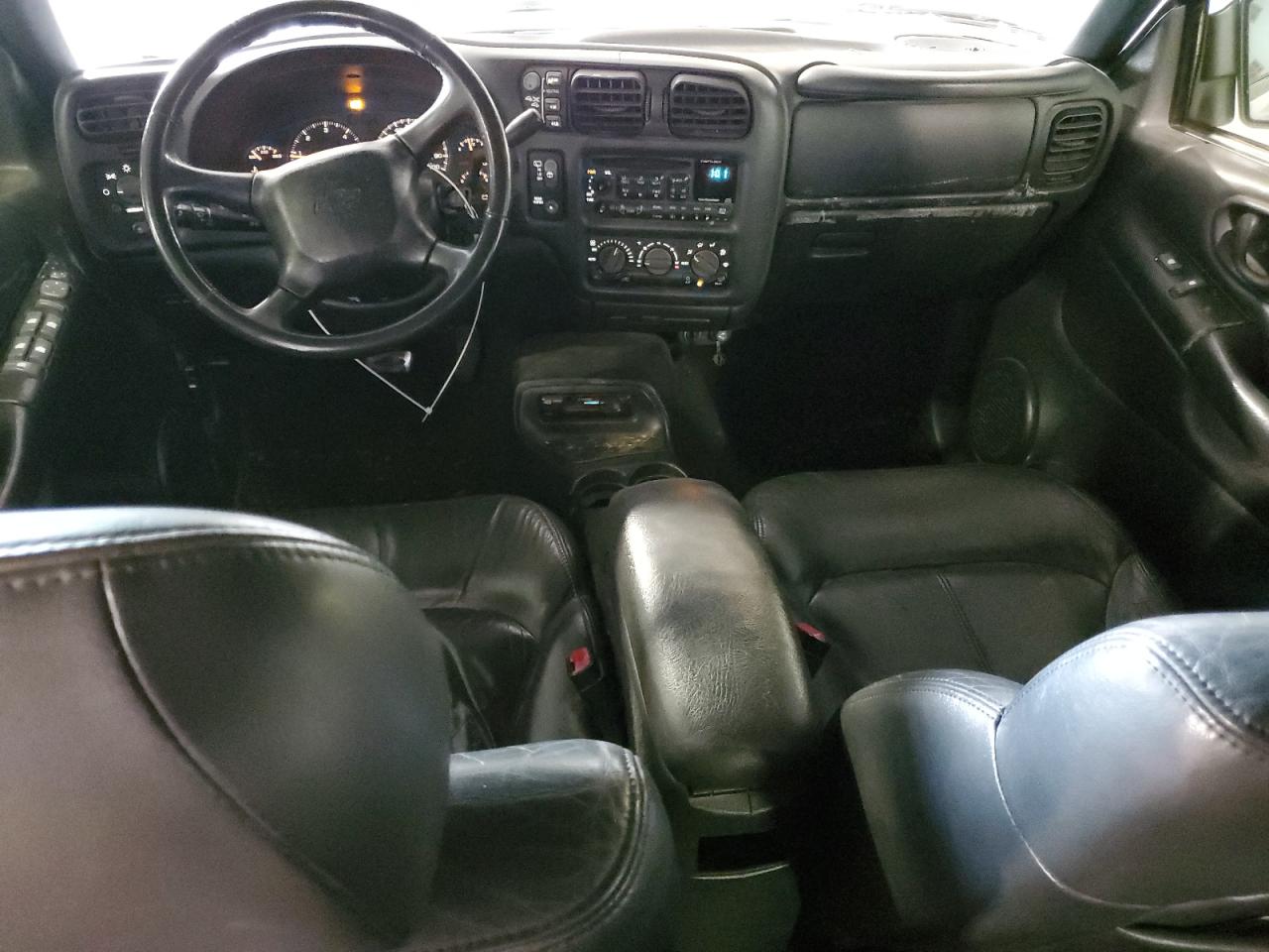 2000 Chevrolet Blazer VIN: 1GNDT13W1Y2282557 Lot: 55560775