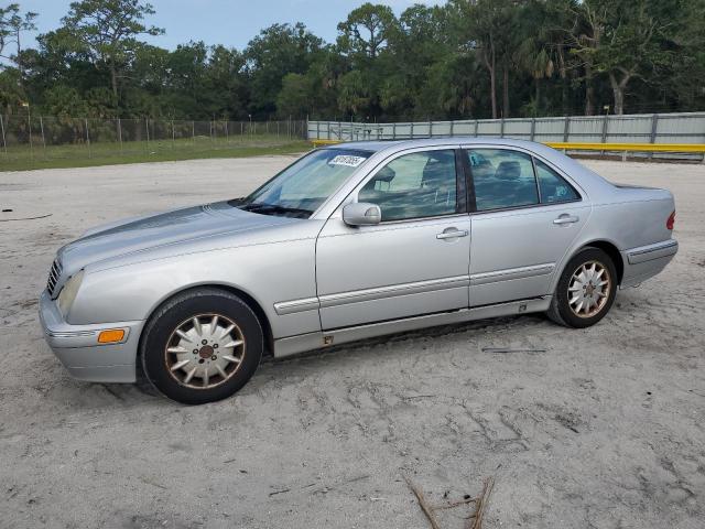 2001 Mercedes-Benz E 320