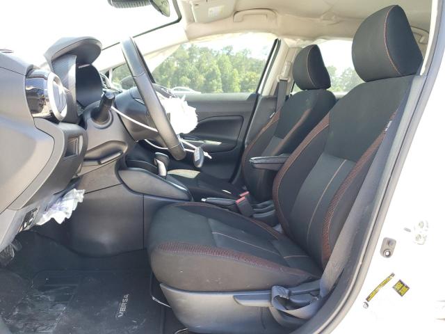  NISSAN VERSA 2022 Biały
