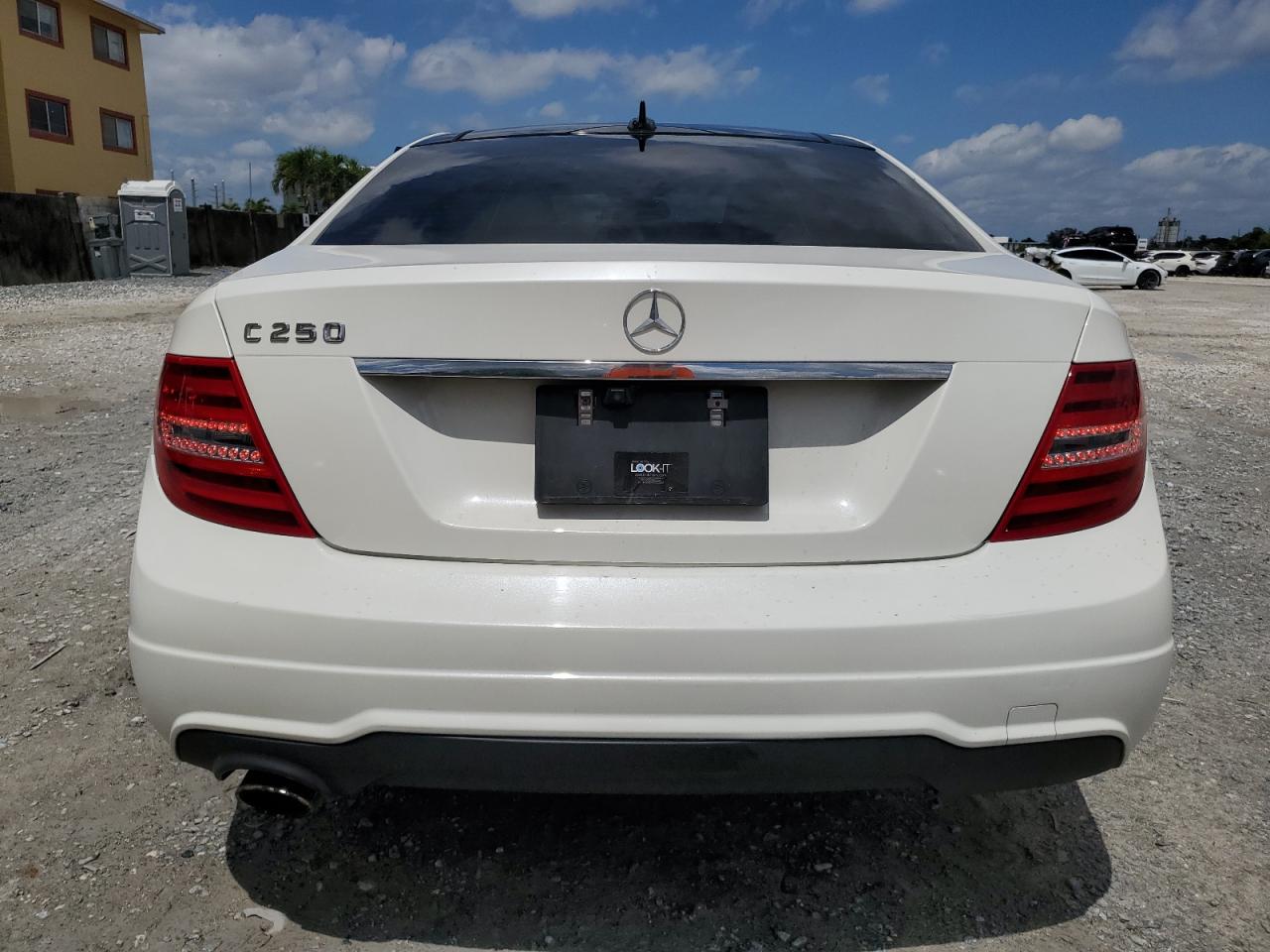2013 Mercedes-Benz C 250 VIN: WDDGJ4HB8DG031492 Lot: 56948645