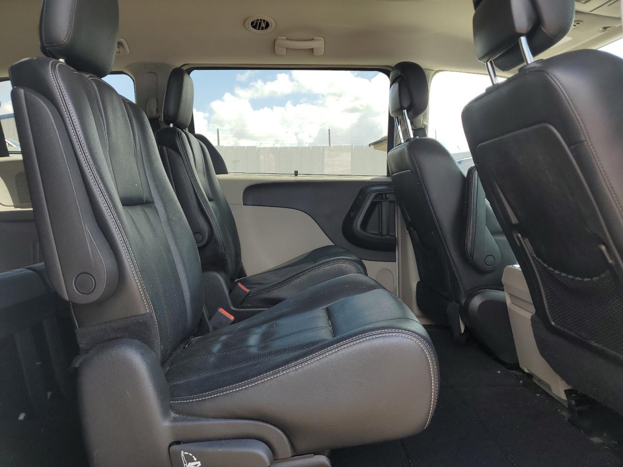 2016 Chrysler Town & Country Touring L VIN: 2C4RC1CG0GR101407 Lot: 56746155