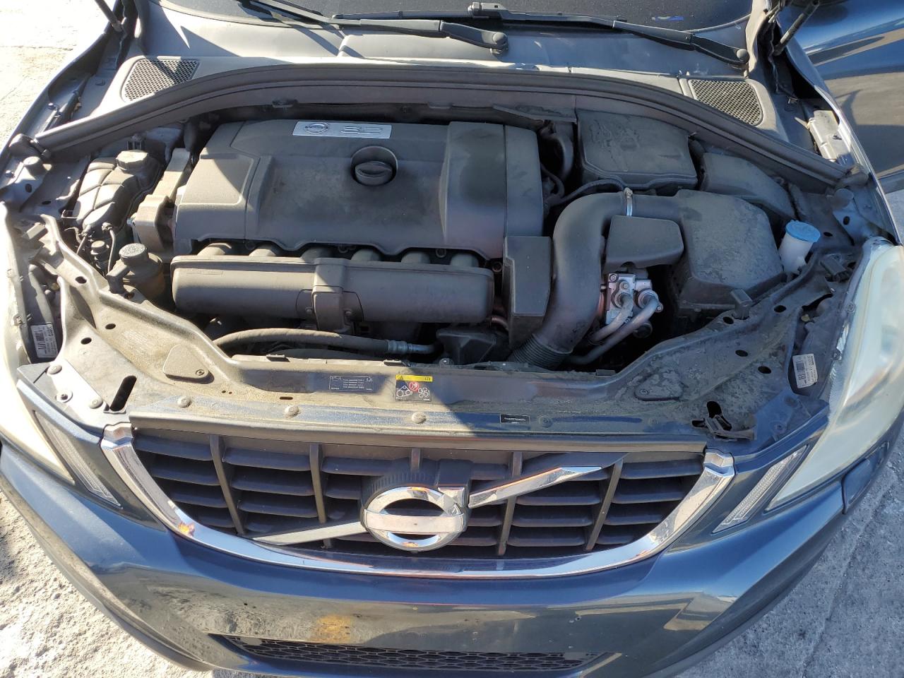 2011 Volvo Xc60 3.2 VIN: YV4952DZ3B2200372 Lot: 56772575