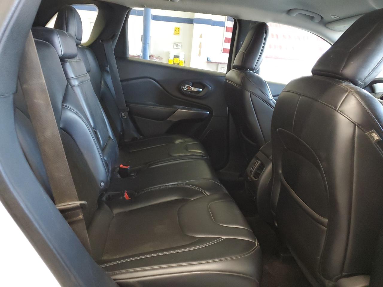 2019 Jeep Cherokee Latitude Plus VIN: 1C4PJMLX3KD127574 Lot: 55470565