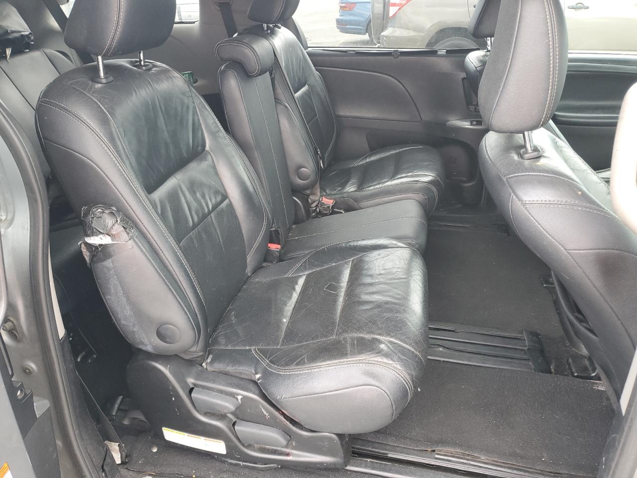 5TDXZ3DC5HS821825 TOYOTA SIENNA 2017