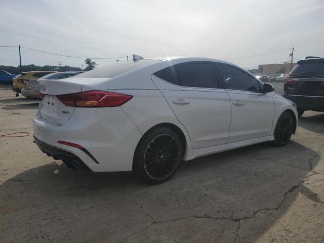  HYUNDAI ELANTRA 2018 Белый