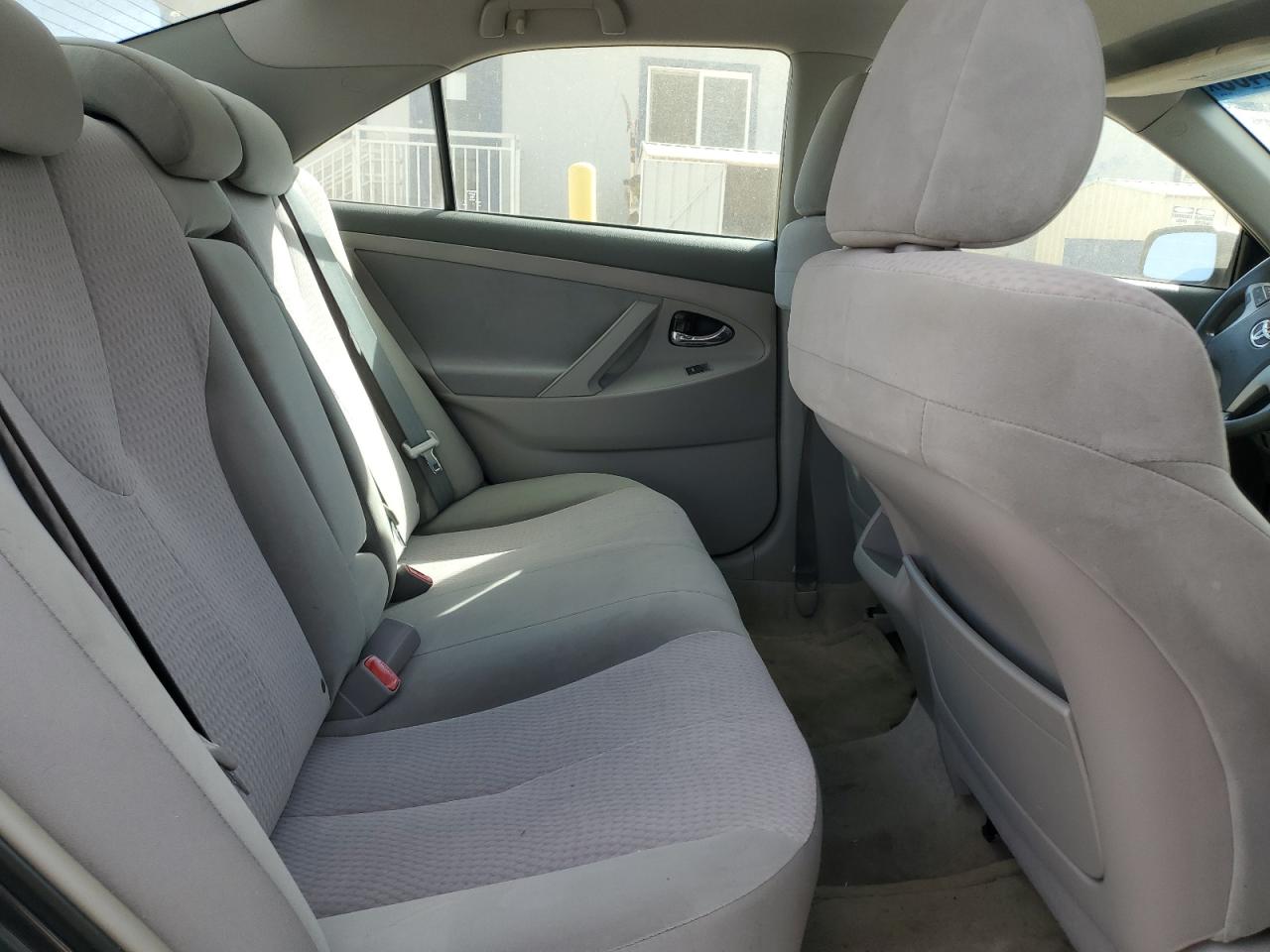 2010 Toyota Camry Base VIN: 4T1BF3EK9AU032888 Lot: 58638405