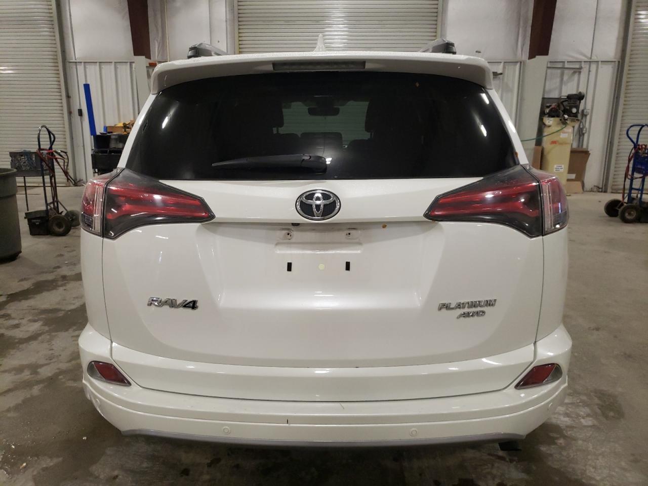 2T3DFREV1HW562098 TOYOTA RAV4 2017