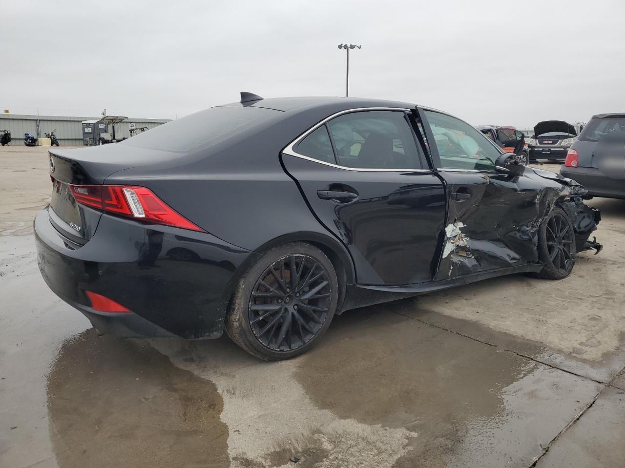 2015 Lexus IS - Image 3
