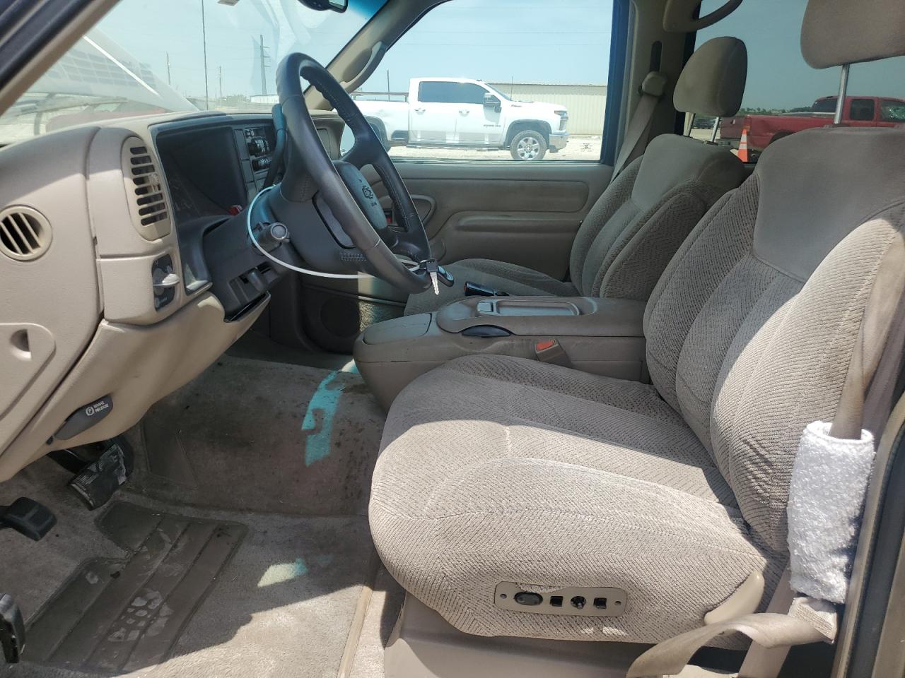 1999 Chevrolet Tahoe C1500 VIN: 1GNEC13R2XJ573460 Lot: 56869395