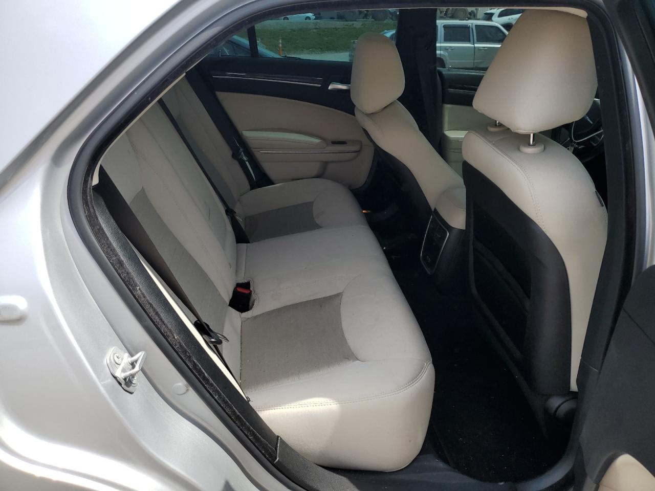2019 Chrysler 300 Touring VIN: 2C3CCAAG1KH660363 Lot: 56845655