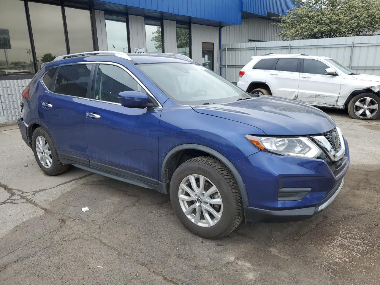 2020 Nissan Rogue S VIN: JN8AT2MT4LW038090 Lot: 56514615