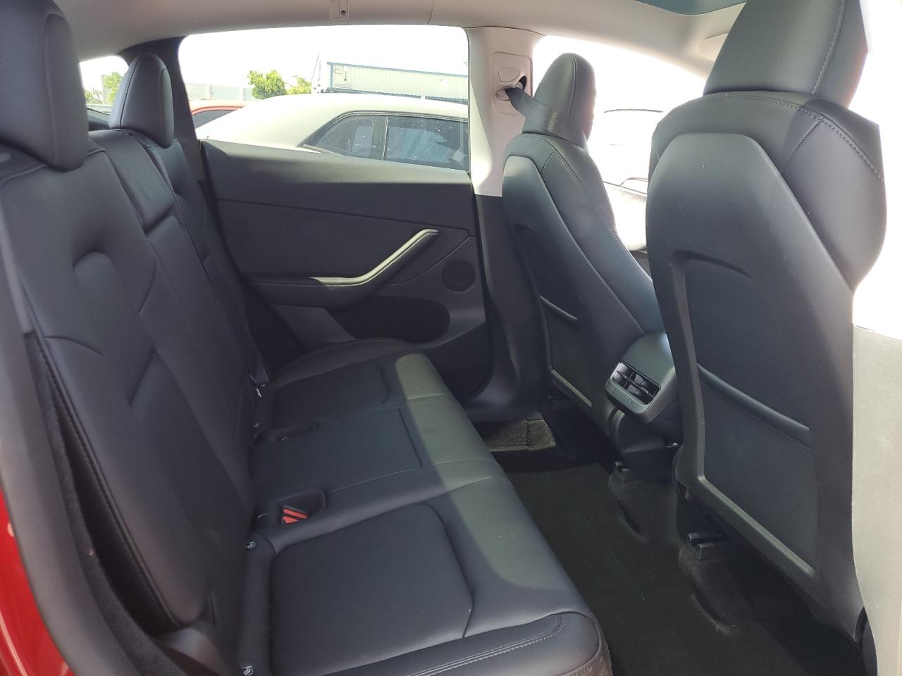 2024 Tesla Model Y VIN: 7SAYGDEE4RF156411 Lot: 56753665