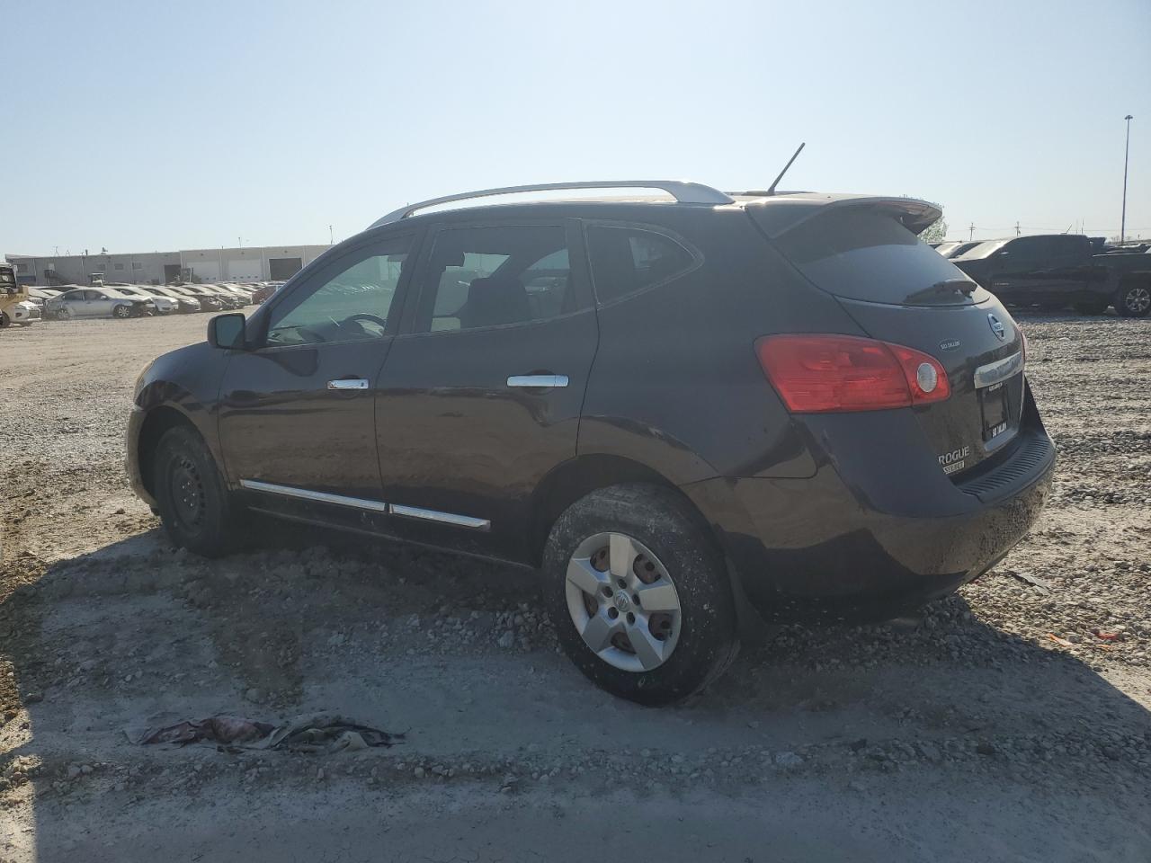 2015 Nissan Rogue - Image 2