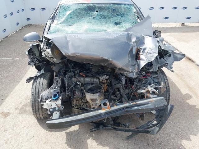 2004 VOLKSWAGEN GOLF FSI S
