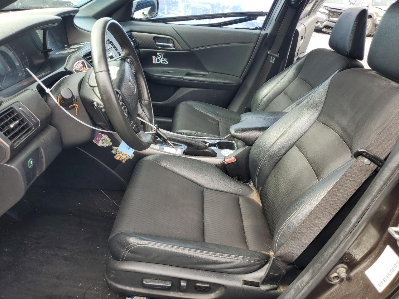 1HGCR2F58HA231835 HONDA ACCORD 2017