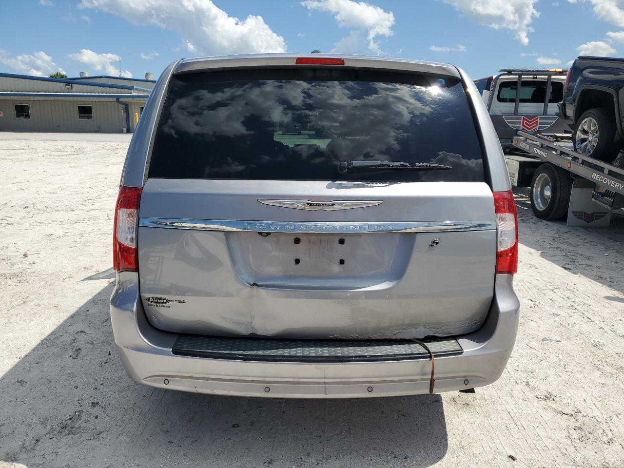 2014 Chrysler Town & Country S VIN: 2C4RC1HG8ER188611 Lot: 57030715