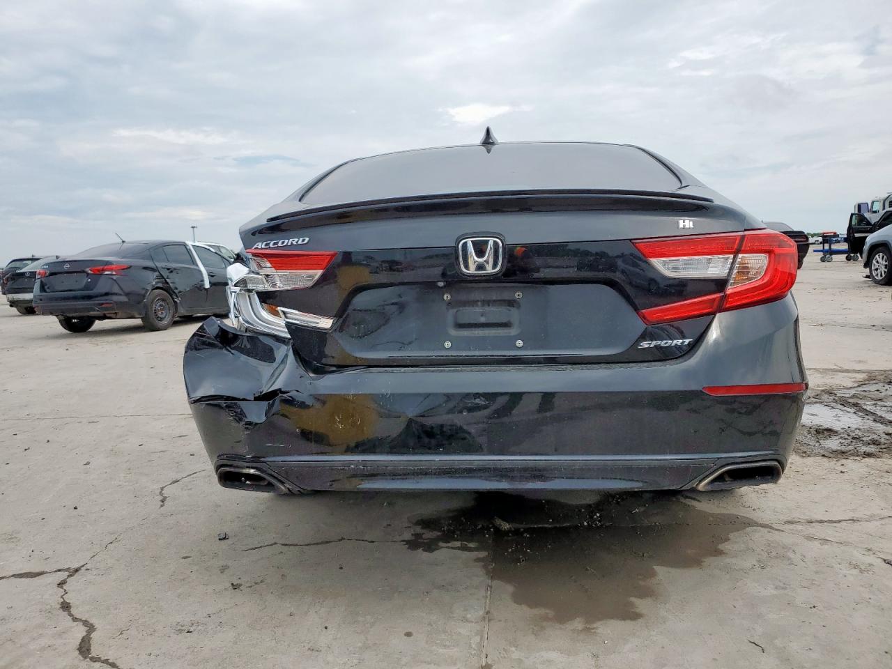 1HGCV1F34JA239697 HONDA ACCORD 2018