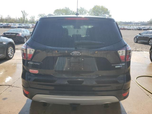  FORD ESCAPE 2017 Czarny