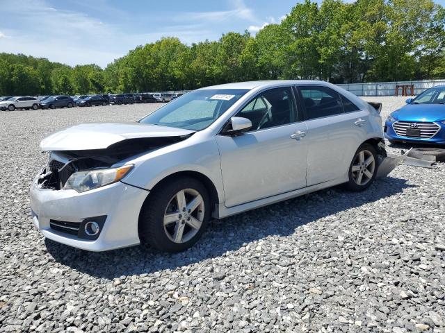 Седаны TOYOTA CAMRY 2014 Серебристый