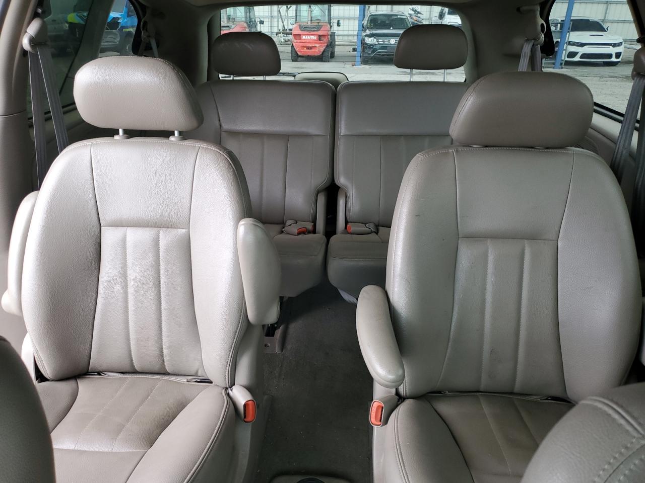 2004 Chrysler Town & Country Touring VIN: 2C4GP54L14R505827 Lot: 55794465