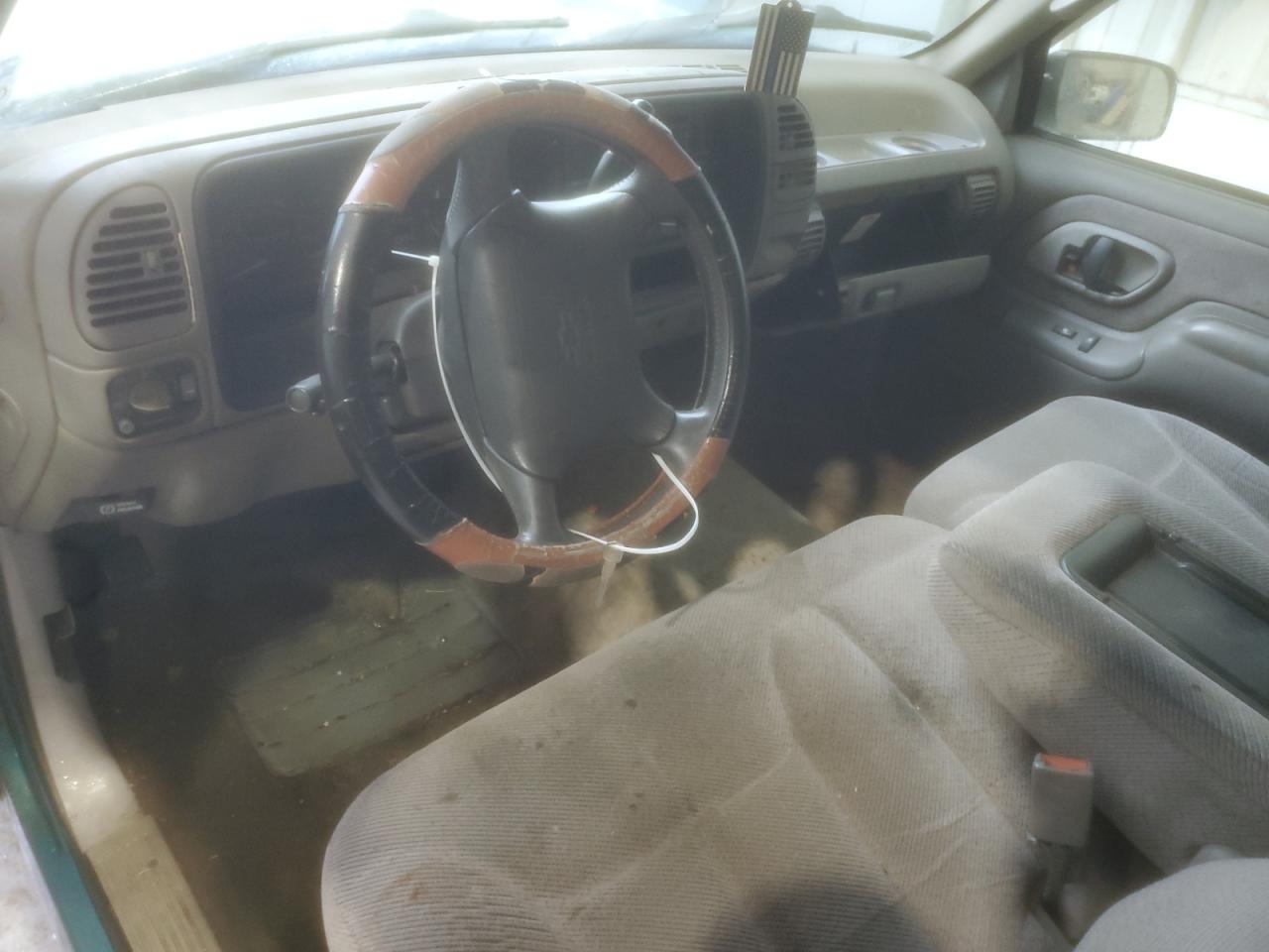1996 Chevrolet Gmt-400 C1500 VIN: 2GCEC19MXT1140977 Lot: 55239805