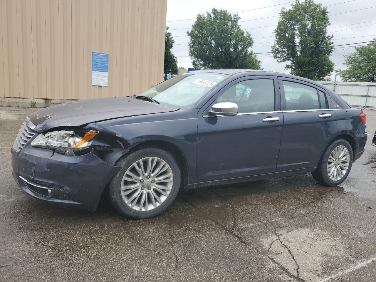 2011 Chrysler 200 Limited na sprzedaż w Moraine, OH - Front End