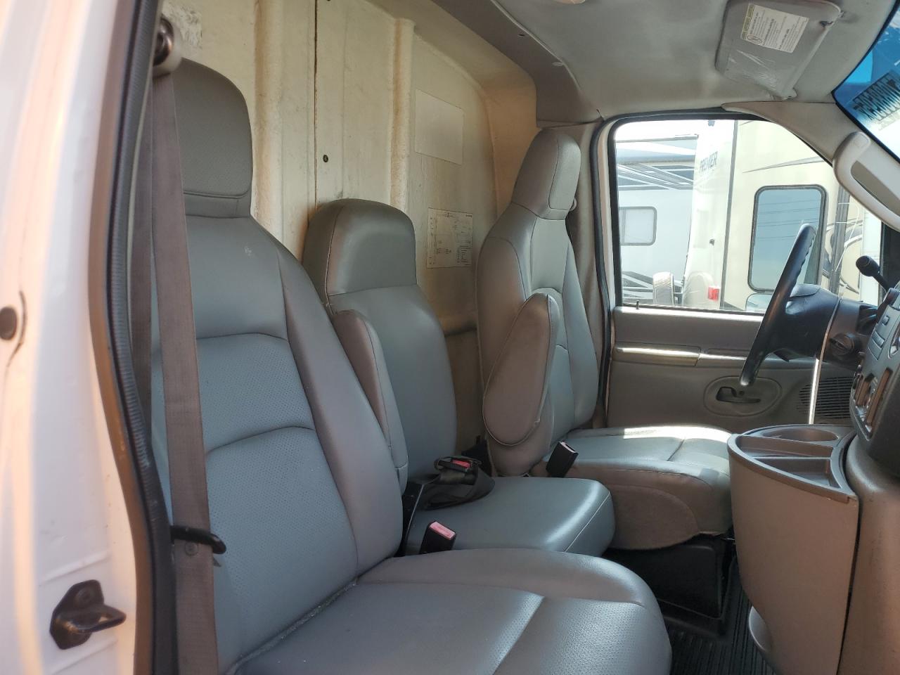 2009 Ford Econoline E450 Super Duty Cutaway Van VIN: 1FDXE45S99DA86847 Lot: 57088695