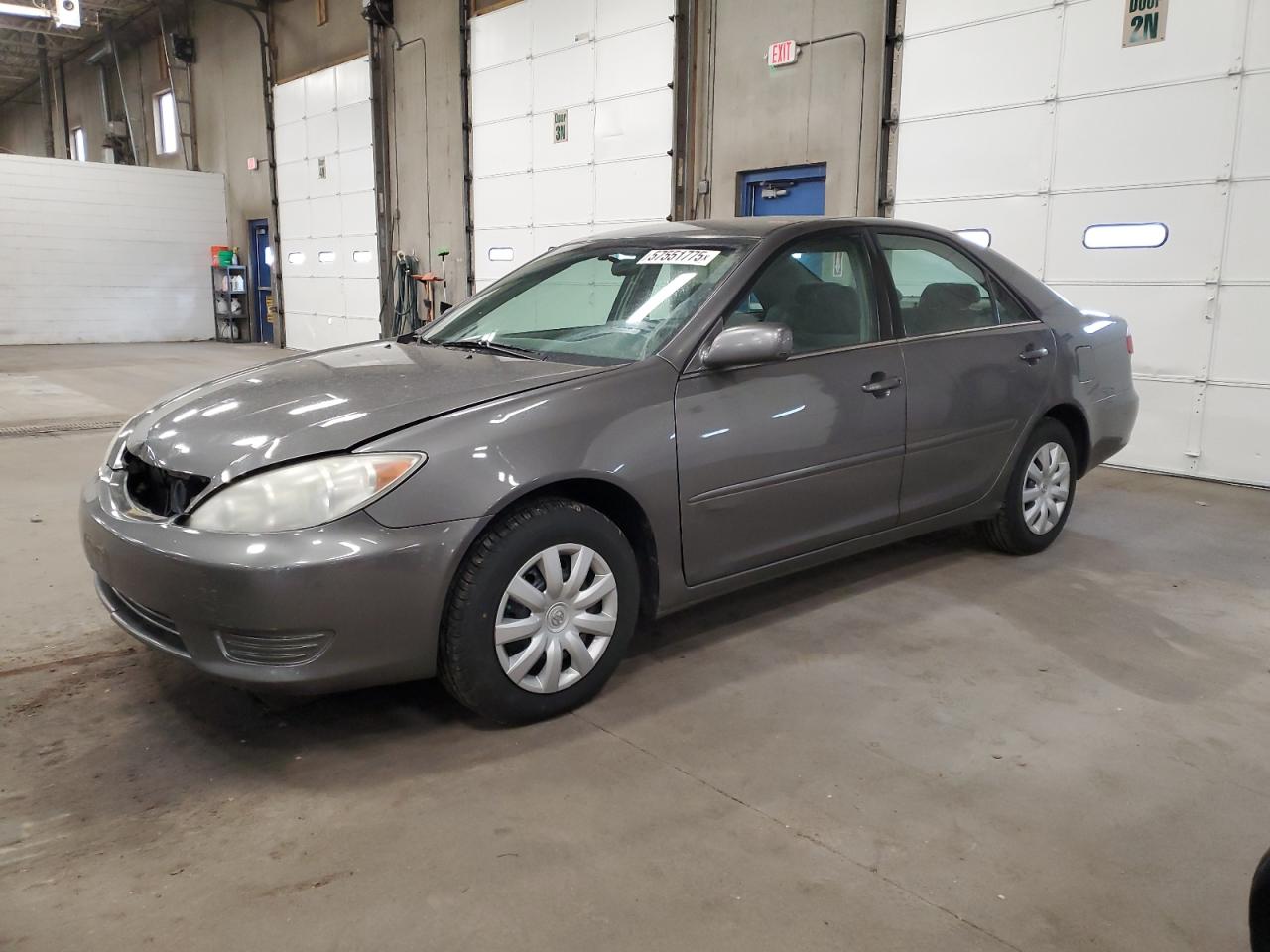 2005 Toyota Camry Le de vânzare în Blaine, MN - Front End