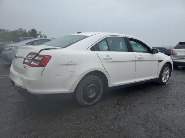 FORD TAURUS 2018 Biały