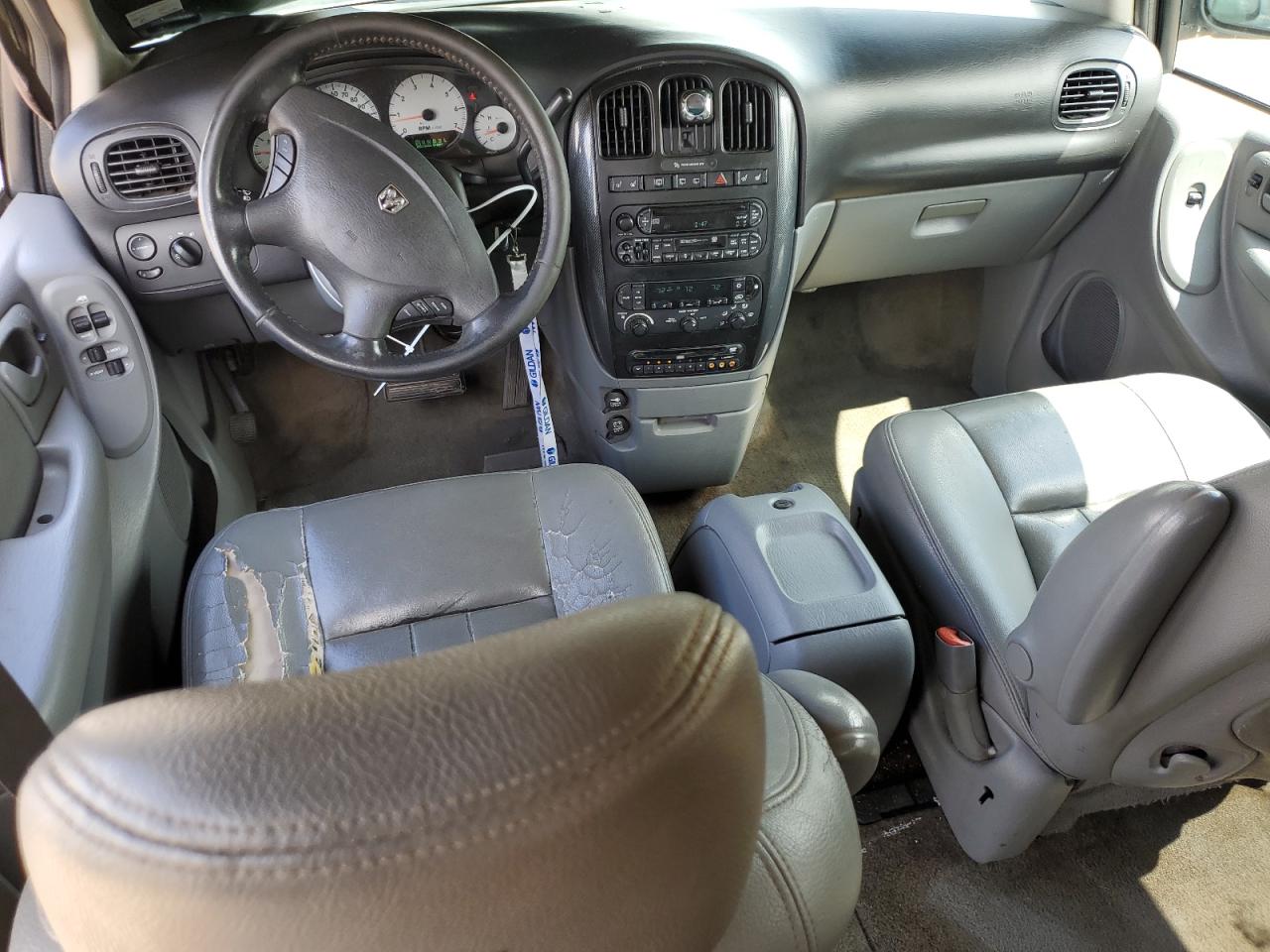 2005 Dodge Grand Caravan Sxt VIN: 2D8GP44L85R443551 Lot: 56646205