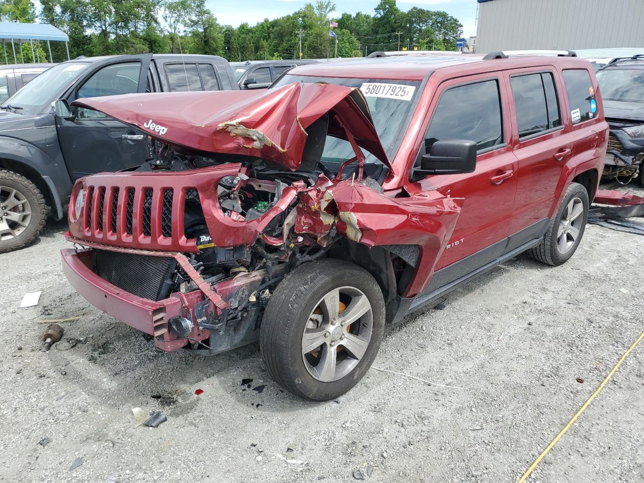 2016 Jeep Patriot Latitude for Sale in Spartanburg, SC - Front End