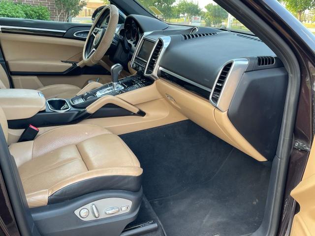 Parquets PORSCHE CAYENNE 2016 Bordowy