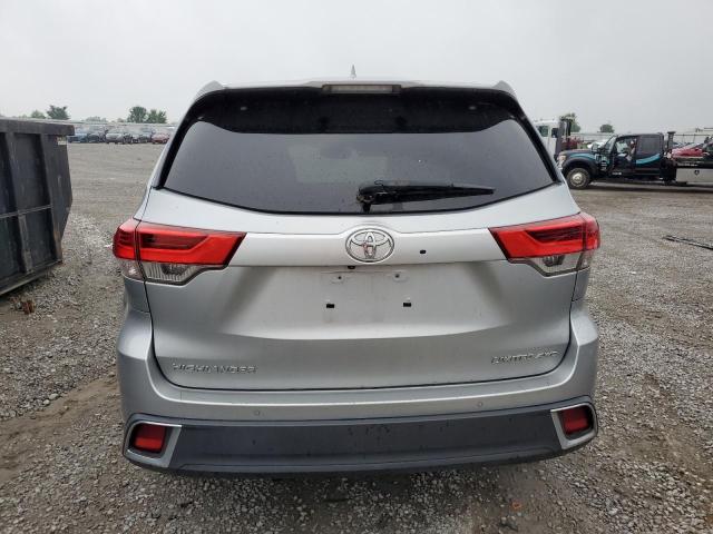  TOYOTA HIGHLANDER 2017 Srebrny
