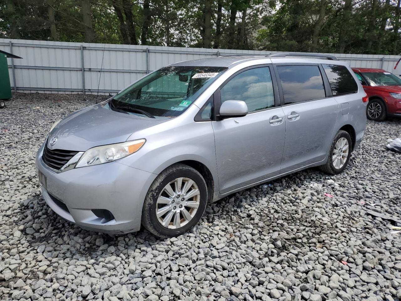 2012 Toyota Sienna Le zu verkaufen in Windsor, NJ - Side