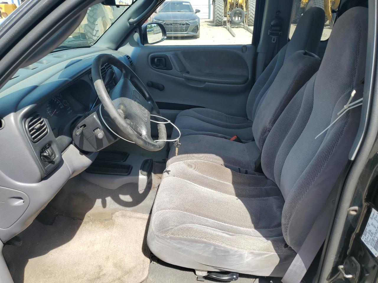 2000 Dodge Dakota VIN: 1B7GL22X7YS523916 Lot: 56334055