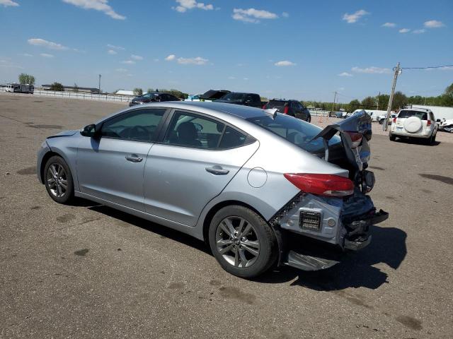 Sedans HYUNDAI ELANTRA 2017 Srebrny