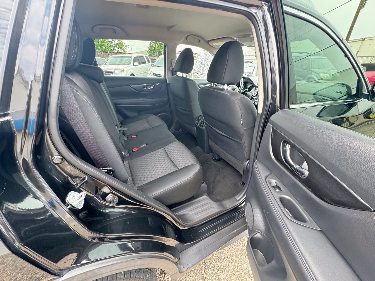 KNMAT2MT8JP588069 NISSAN ROGUE 2018