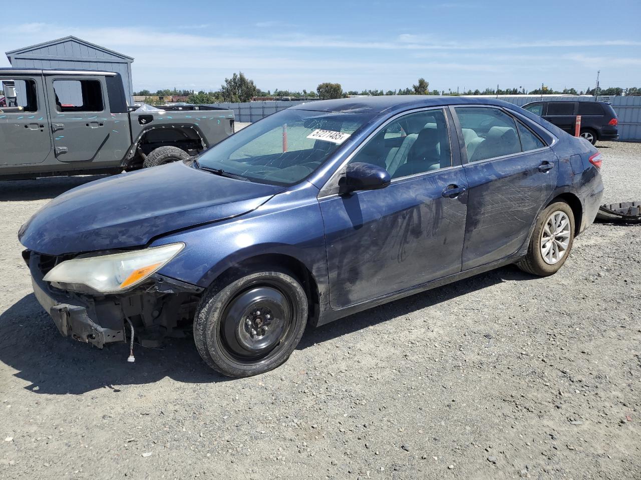 2015 Toyota Camry Le for Sale in Antelope, CA - Front End