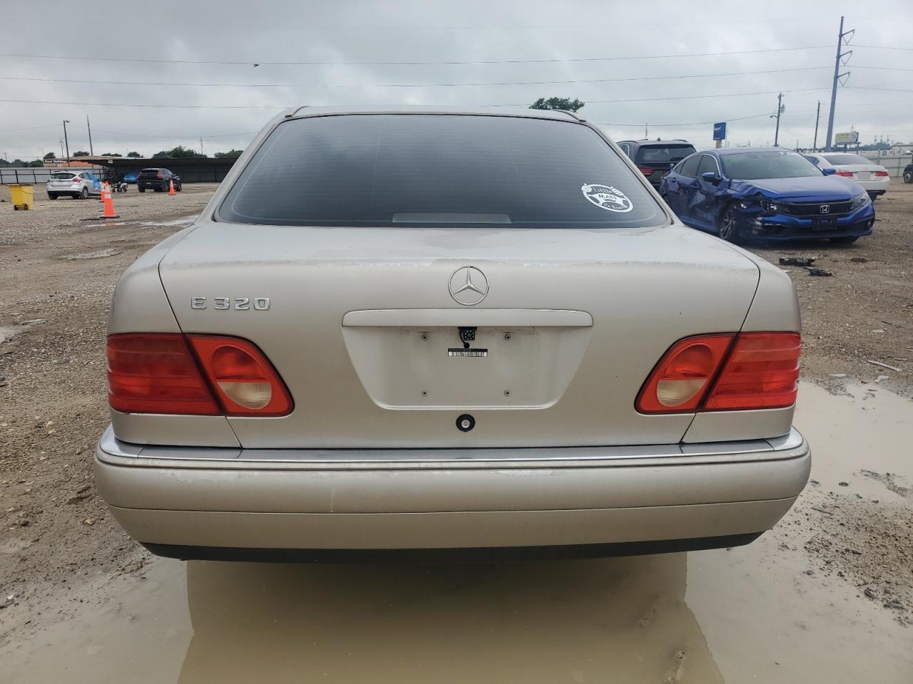1999 Mercedes-Benz E 320 VIN: WDBJF65H3XA906814 Lot: 56183905